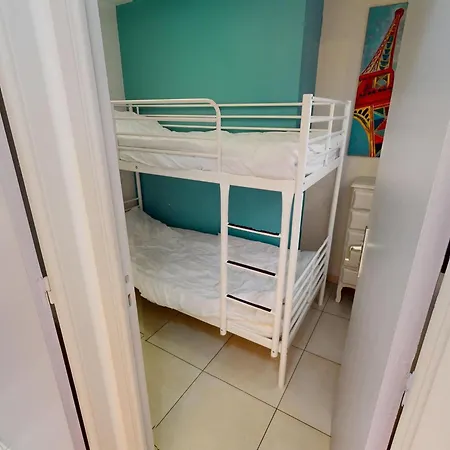 2p Calme Avec Terrasse, Piscine, Parking Et Wifi Apartmán *