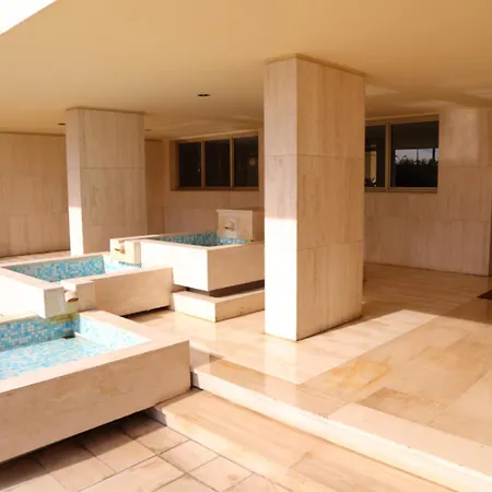 2p Calme Avec Terrasse, Piscine, Parking Et Wifi *