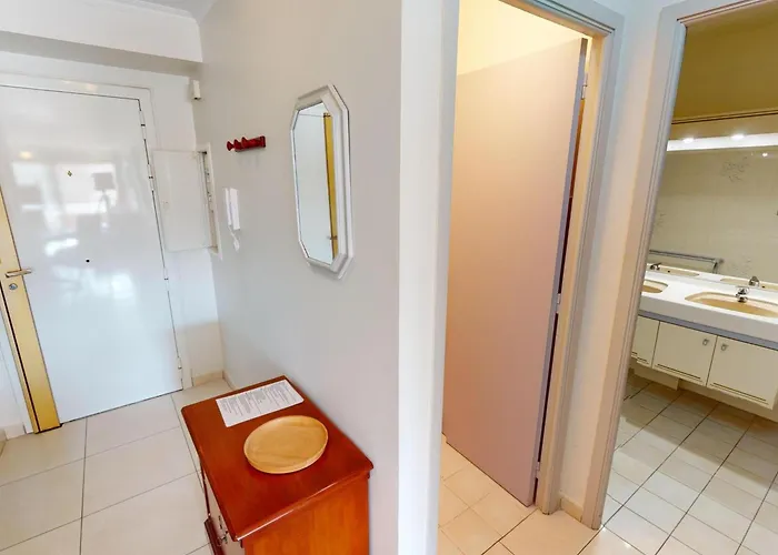 2p Calme Avec Terrasse, Piscine, Parking Et Wifi - Fr-1-196-368 Apartment Menton