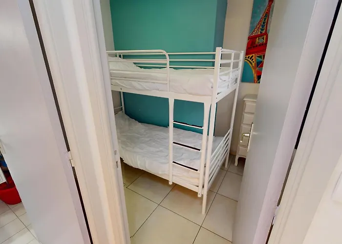 2p Calme Avec Terrasse, Piscine, Parking Et Wifi - Fr-1-196-368 Apartment *